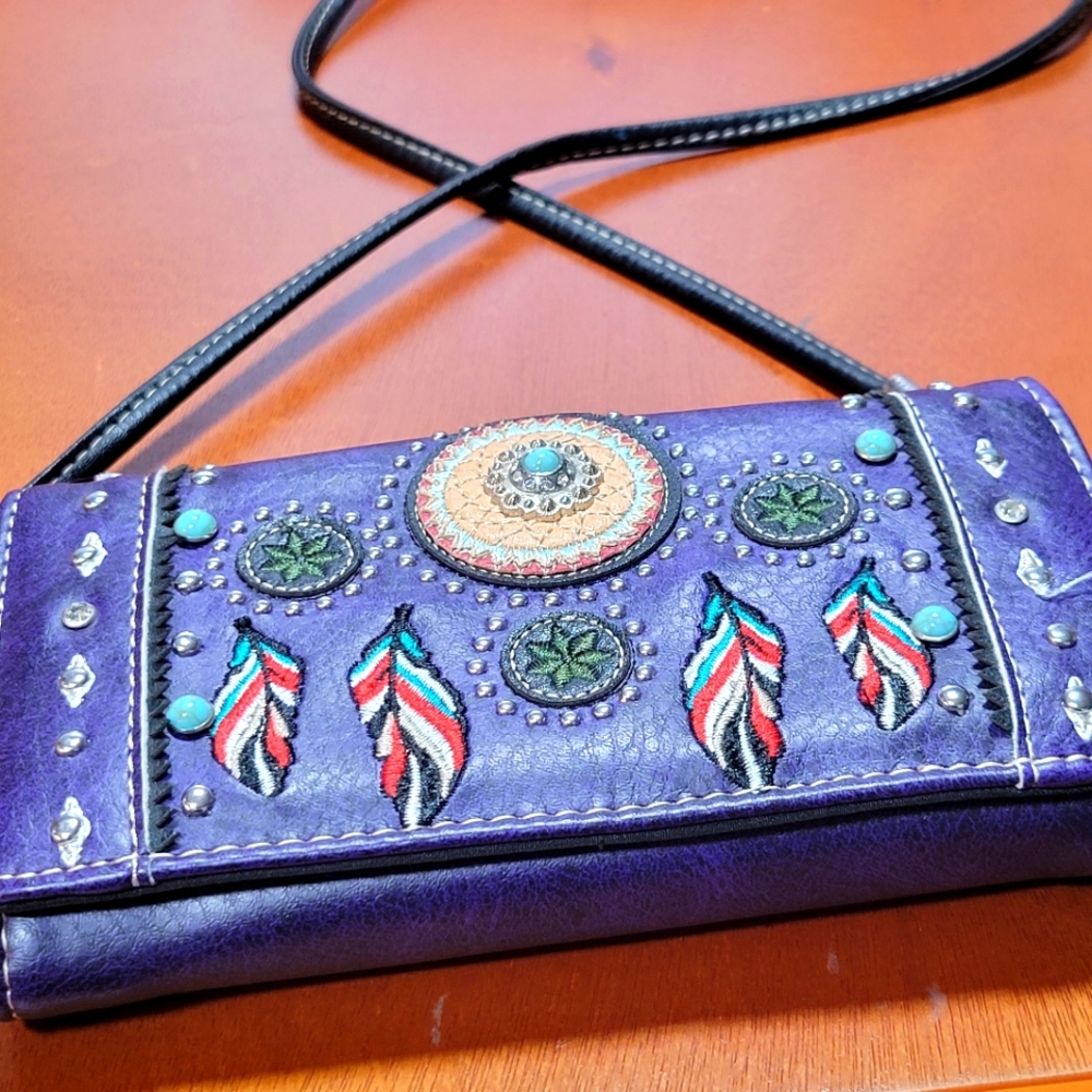 Ladies cross over purse - Picture 1 of 9